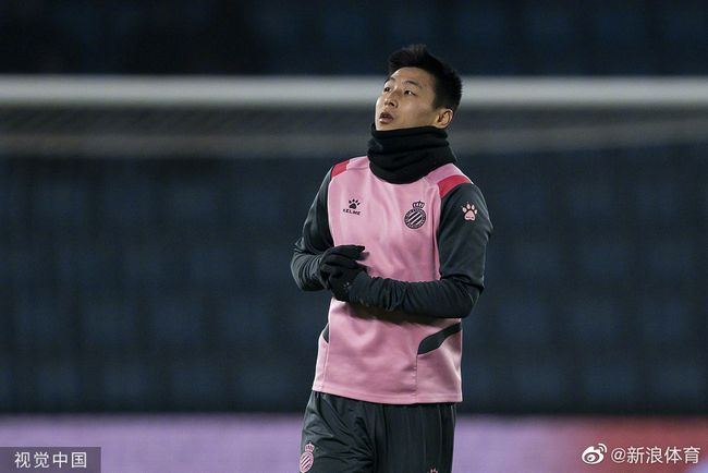谁也没想到，两年后他会以《战狼2》打开中国电影50亿+的大门。