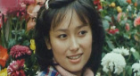 该片讲述了6位女演员在一次时尚海报拍摄现场发生的故事，尹汝贞、李美淑、高贤贞、崔智友、金敏熙、金玉彬等女星加盟该 东方神起日本宣传《贞子》 意外现身引影迷疯狂 2013-08-21 日本超人气恐怖片《贞子3D2》8月20日在东京盛大试映，为该片演唱主题曲的韩国人气组合“东方神起”成员郑允浩、沈昌珉意外亮相为影片宣传造势。